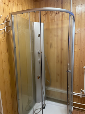 Установка душевой кабины шириной до 90 см