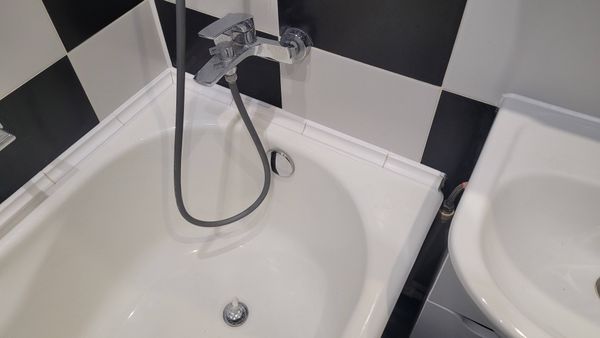 Герметизация ванны силиконом