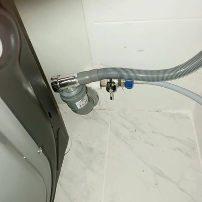 Установка отдельностоящей стиральной машины с подключением