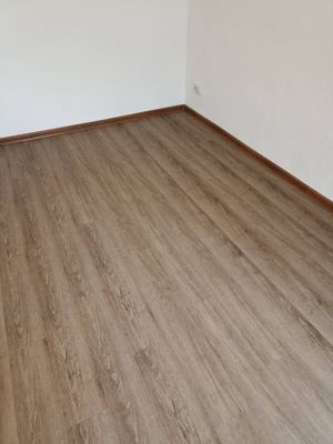 Монтаж пластикового плинтуса