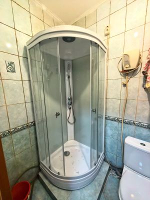 Установка душевой кабины шириной до 90 см