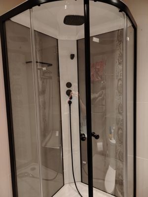 Установка душевой кабины шириной до 90 см