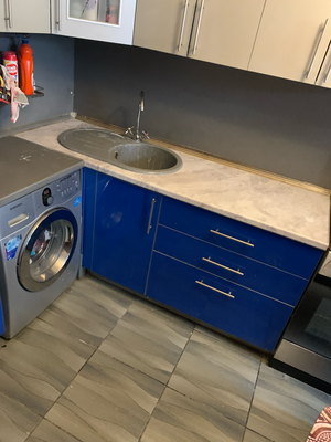 Установка столешницы ДСП Установка и подключение врезной мойки Установка и подключение смесителя