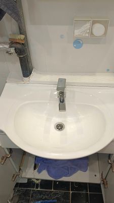 Установка смесителя (на готовые коммуникации)