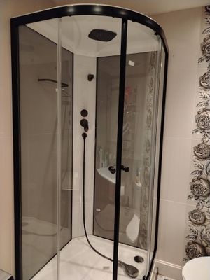 Установка душевой кабины шириной до 90 см