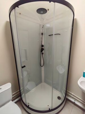 Установка душевой кабины шириной до 90 см