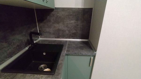 Изготовлены и установлены новые дверцы для кухонного гарнитура. Подогнаны по размерам, обеспечивая идеальную посадку. Обновленный вид добавляет современный стиль и функциональность.