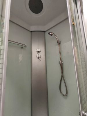 Установка душевой кабины шириной до 90 см