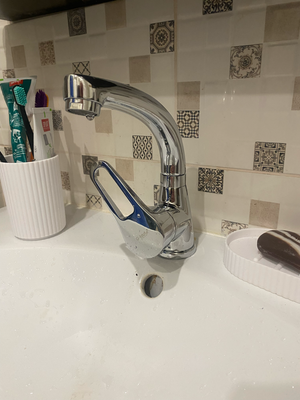 Установка смесителя (на готовые коммуникации)