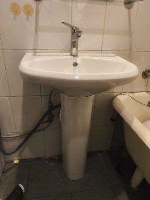 Установка раковины на пьедестале/полупьедестале
