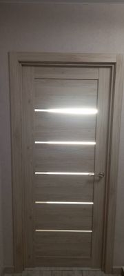 Установлен новый замок в деревянную дверь. Аккуратно вырезано отверстие, закреплена фурнитура, проверена работоспособность механизма. Все выполнено качественно и надежно.