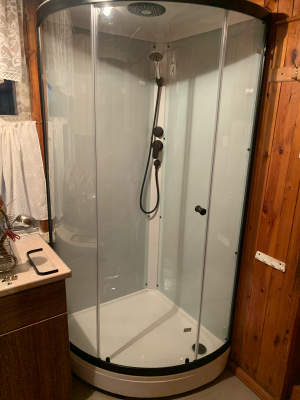 Установка душевой кабины шириной до 90 см