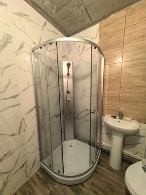 Установка душевой кабины шириной до 90 см