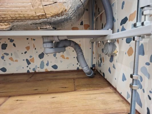 Установка комплекта: Ванны +смеситель + экран под ванну