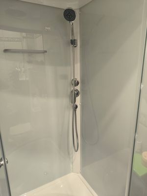 Установка душевой кабины шириной до 90 см