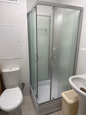 Установка душевой кабины шириной до 90 см