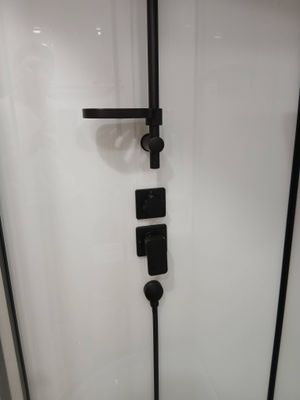 Установка душевой кабины шириной до 90 см