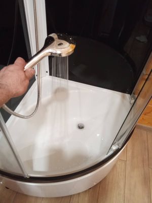 Установка душевой кабины шириной до 90 см