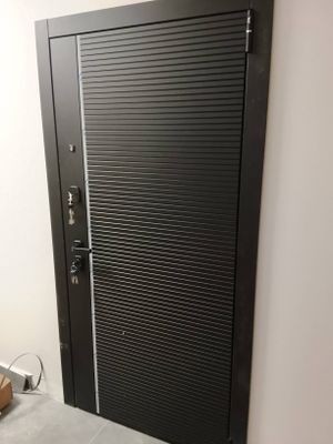 Установка входной двери весом до 95 кг