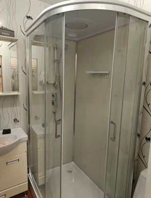 Установка душевой кабины шириной до 120 см