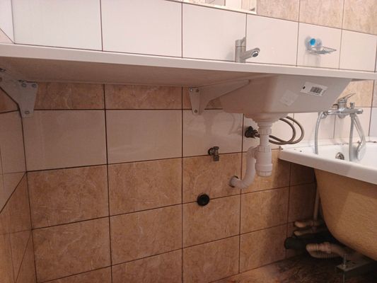 Установка раковины на кронштейнах