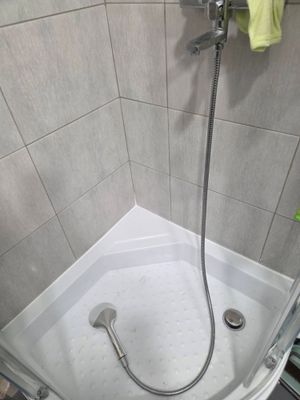 Герметизация стыков душевой кабины