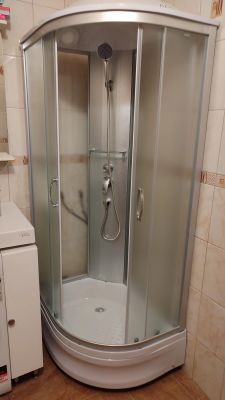 Установка душевой кабины шириной до 90 см
