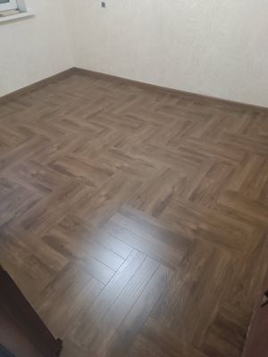 Монтаж пластикового плинтуса