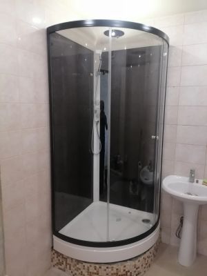 Установка душевой кабины шириной до 90 см