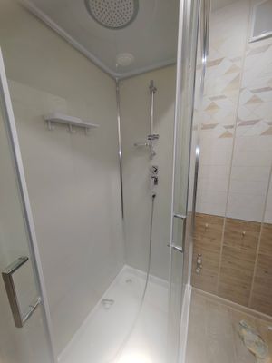 Установка душевой кабины шириной до 120 см