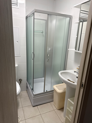 Установка душевой кабины шириной до 90 см