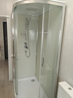 Установка душевой кабины шириной до 120 см