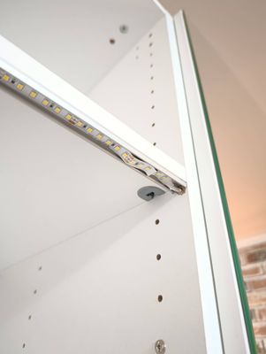 Ремонт дверцы шкафа