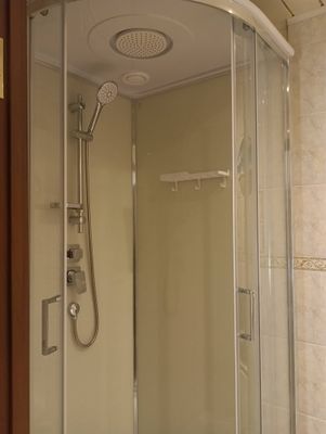 Установка душевой кабины шириной до 90 см