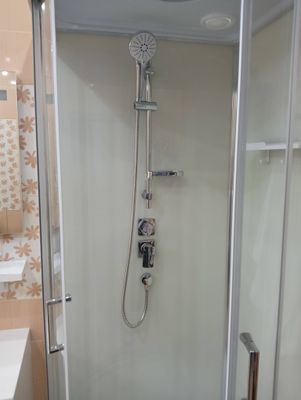 Установка душевой кабины шириной до 90 см