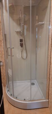 Установка душевой кабины шириной до 90 см