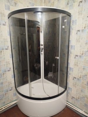 Установка душевой кабины шириной до 90 см