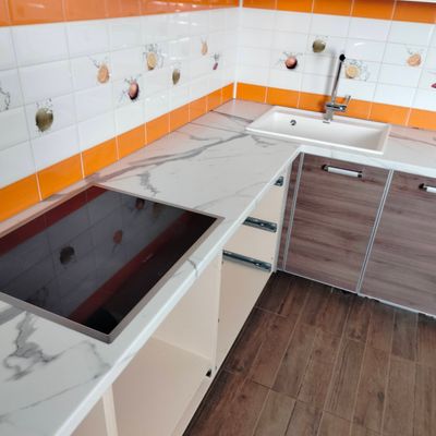 Установка и подключение врезной мойки Установка и подключение смесителя Установка столешницы ДСП