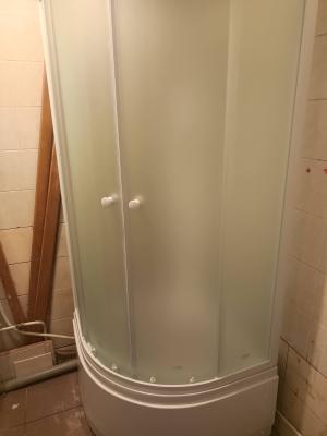 Установка душевой кабины шириной до 90 см