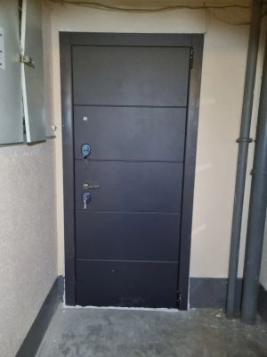Демонтаж металлической двери с сохранением дверного  блока