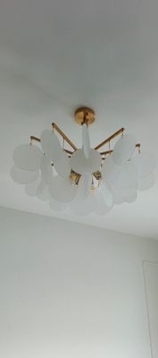 Установка люстры в сборке