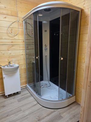 Установка душевой кабины шириной до 120 см