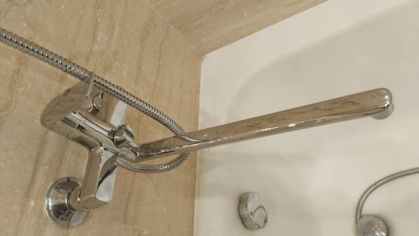 Установка смесителя (на готовые коммуникации)