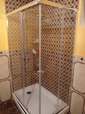 Установка душевой кабины шириной до 120 см