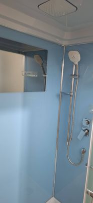 Установка душевой кабины шириной до 120 см