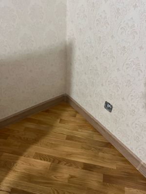 Монтаж пластикового плинтуса