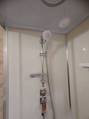 Установка душевой кабины шириной до 90 см