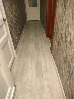 Монтаж пластикового плинтуса