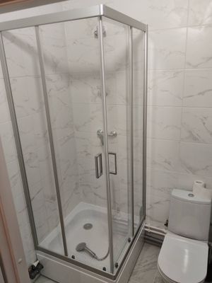 Установка и подключение душевого уголка/ширмы с поддоном Отделочные работы