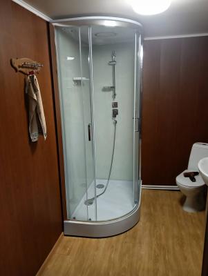 Установка душевой кабины шириной до 120 см